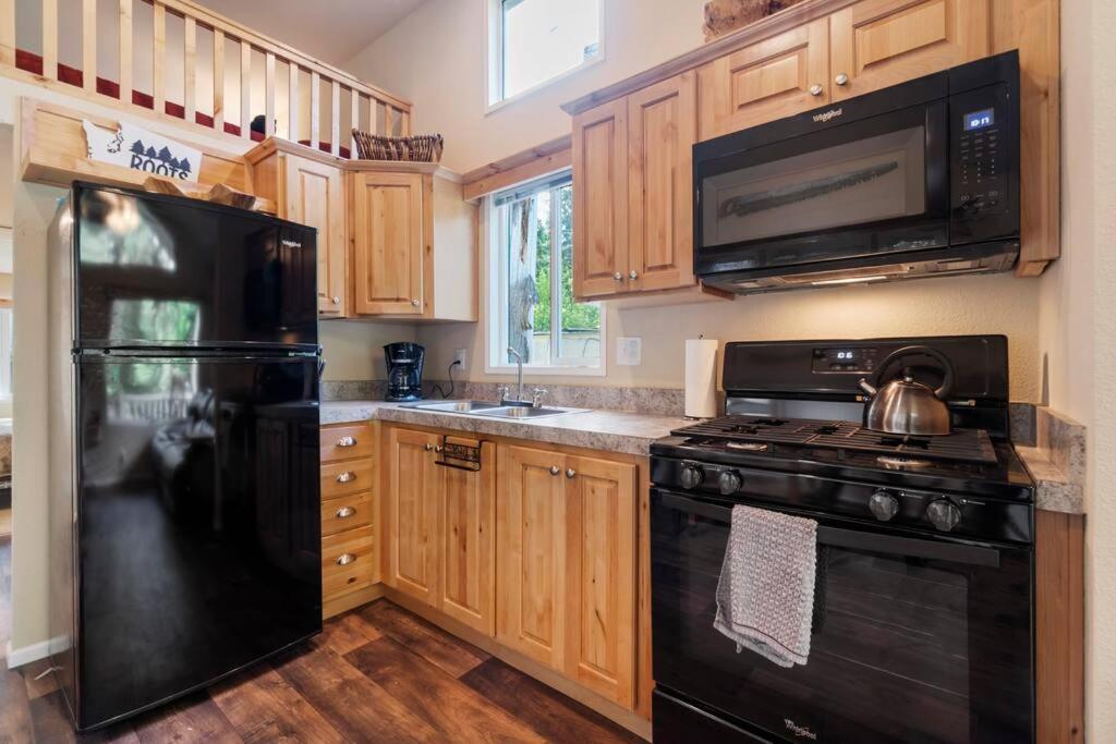 New Tiny Home Steps Away From Mt. Rainier 阿什福德 外观 照片