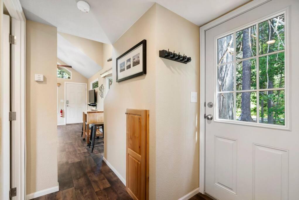 New Tiny Home Steps Away From Mt. Rainier 阿什福德 外观 照片