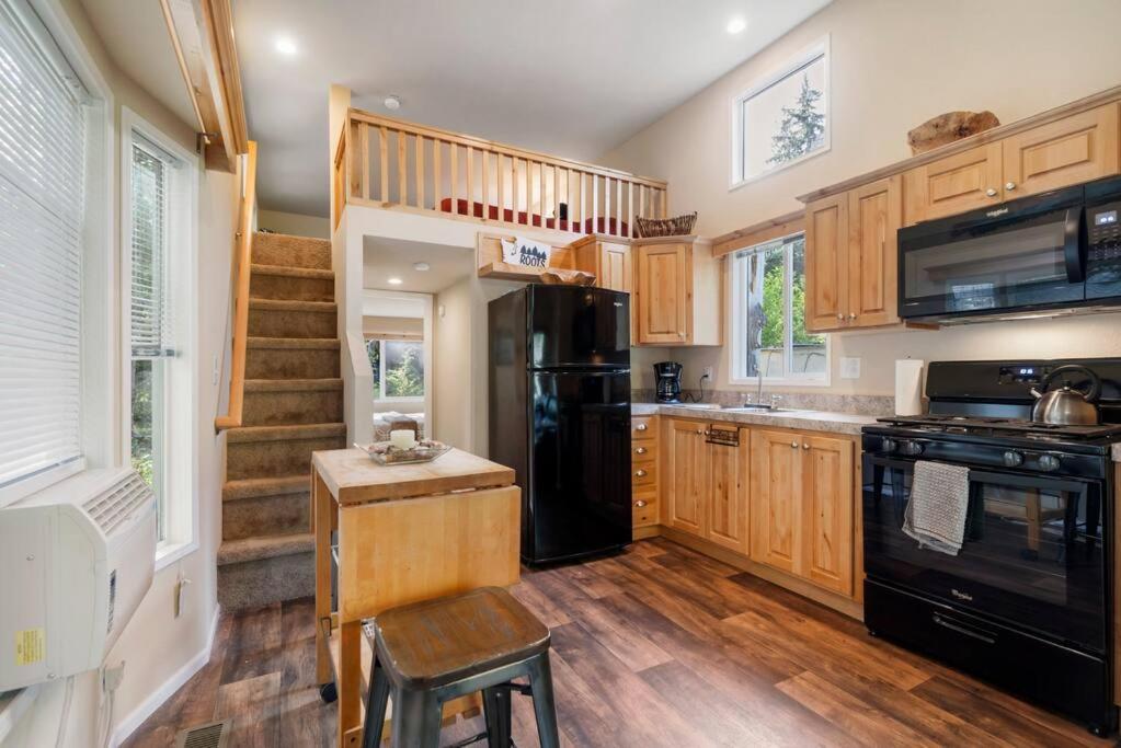 New Tiny Home Steps Away From Mt. Rainier 阿什福德 外观 照片